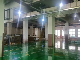 室內籃球場及羽球場